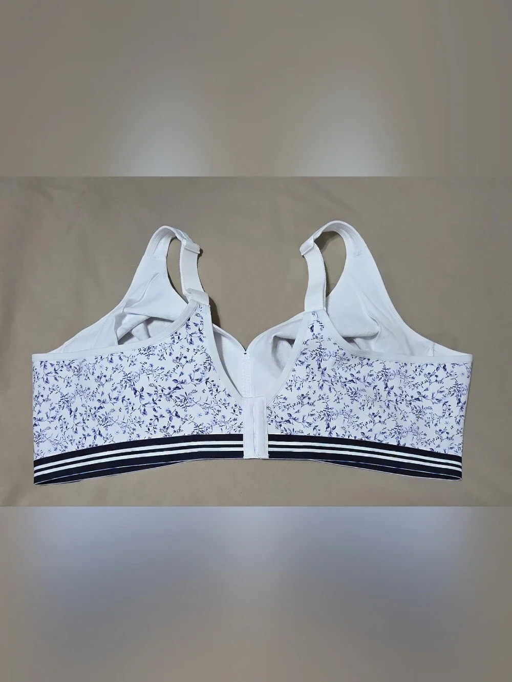 Cacique Unlined Full Coverage No Wire White with Navy Floral Print Bra Size 54DD